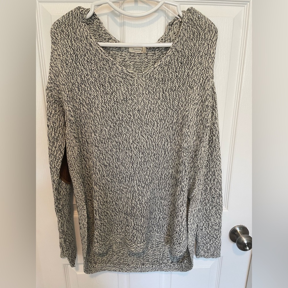 NWT Women’s Harper Heritage taupe knit sweater with elbow pads-SZ Medium